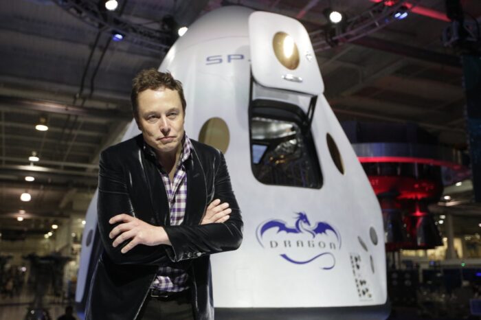 Space_dragon_Elon_Musk